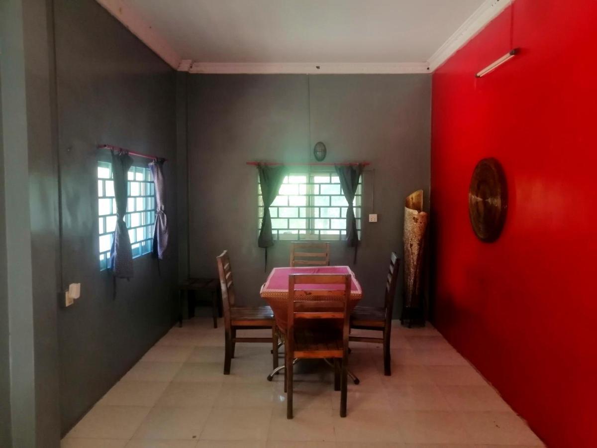Tortuga Guesthouse Kampot Exterior photo