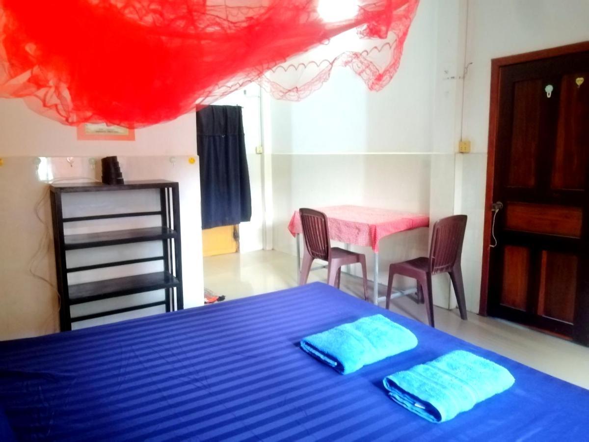 Tortuga Guesthouse Kampot Exterior photo